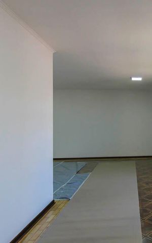 Casa à venda com 200m², 3 quartos e 4 vagas Casa à venda com 200m², 3 quartos e 4 vagasSala
