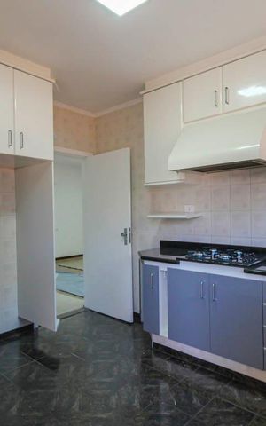 Casa à venda com 200m², 3 quartos e 4 vagas Casa à venda com 200m², 3 quartos e 4 vagasCozinha