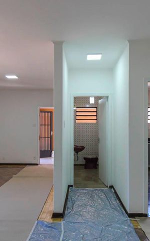 Casa à venda com 200m², 3 quartos e 4 vagas Casa à venda com 200m², 3 quartos e 4 vagasSala