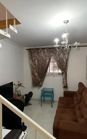 Casa à venda com 125m², 4 quartos e 2 vagas Casa à venda com 125m², 4 quartos e 2 vagasSala