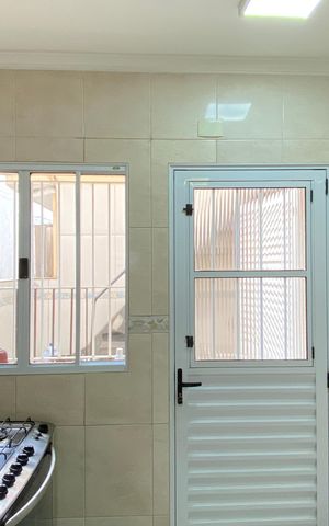 Casa à venda com 125m², 4 quartos e 2 vagas Casa à venda com 125m², 4 quartos e 2 vagasCozinha