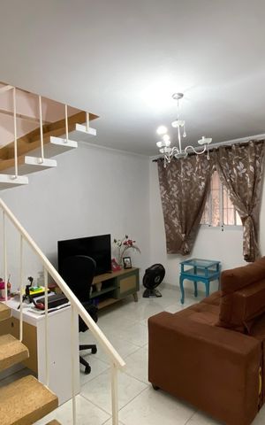 Casa à venda com 125m², 4 quartos e 2 vagas Casa à venda com 125m², 4 quartos e 2 vagasSala