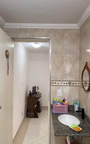 Casa à venda com 125m², 4 quartos e 2 vagas Casa à venda com 125m², 4 quartos e 2 vagasBanheiro Social