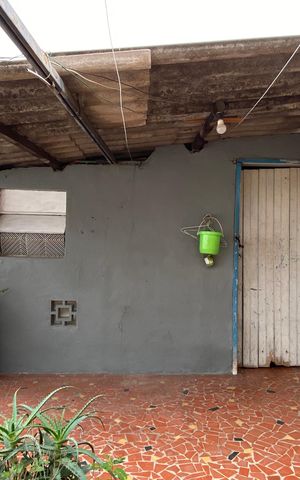 Casa à venda com 125m², 4 quartos e 2 vagas Casa à venda com 125m², 4 quartos e 2 vagasÁrea externa