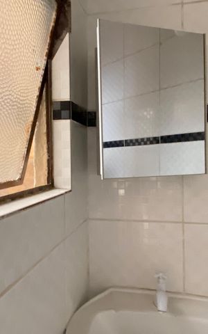 Casa à venda com 125m², 4 quartos e 2 vagas Casa à venda com 125m², 4 quartos e 2 vagasBanheiro de serviço