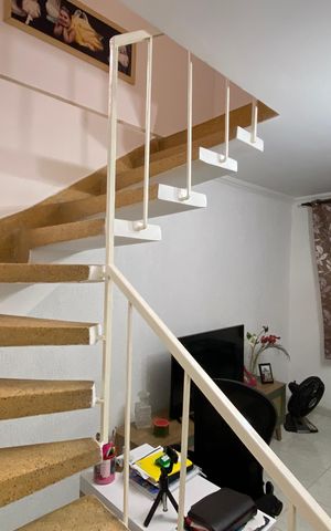Casa à venda com 125m², 4 quartos e 2 vagas Casa à venda com 125m², 4 quartos e 2 vagasSala