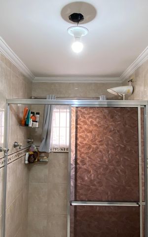 Casa à venda com 125m², 4 quartos e 2 vagas Casa à venda com 125m², 4 quartos e 2 vagasBanheiro Social