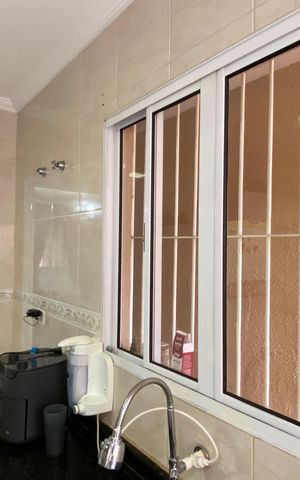 Casa à venda com 125m², 4 quartos e 2 vagas Casa à venda com 125m², 4 quartos e 2 vagasCozinha