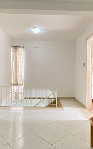 Casa à venda com 125m², 4 quartos e 2 vagas Casa à venda com 125m², 4 quartos e 2 vagasCorredor