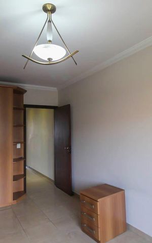 Casa à venda com 270m², 4 quartos e 6 vagas Casa à venda com 270m², 4 quartos e 6 vagasSuíte