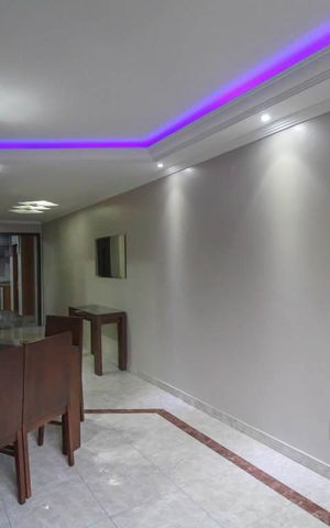 Casa à venda com 270m², 4 quartos e 6 vagas Casa à venda com 270m², 4 quartos e 6 vagasSala