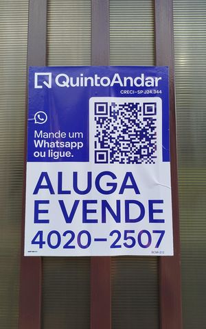 Casa à venda com 270m², 4 quartos e 6 vagas Casa à venda com 270m², 4 quartos e 6 vagasPlaca