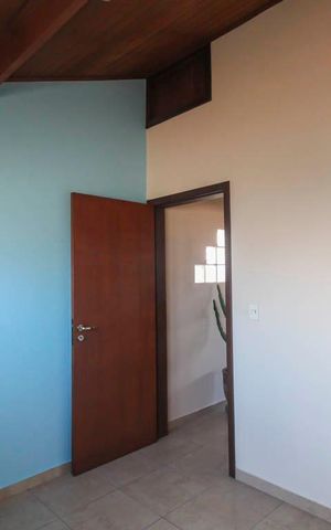 Casa à venda com 270m², 4 quartos e 6 vagas Casa à venda com 270m², 4 quartos e 6 vagasQuarto 2