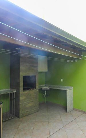 Casa à venda com 270m², 4 quartos e 6 vagas Casa à venda com 270m², 4 quartos e 6 vagasChurrasqueira