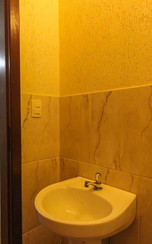 Casa à venda com 270m², 4 quartos e 6 vagas Casa à venda com 270m², 4 quartos e 6 vagasBanheiro da Garagem