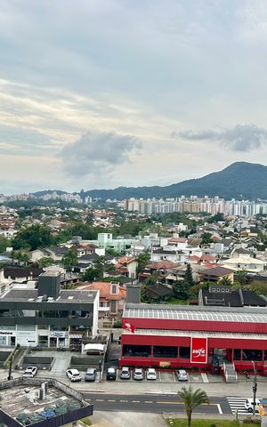 Apartamento para alugar com 119m², 3 quartos e 2 vagas Apartamento para alugar com 119m², 3 quartos e 2 vagasVista da área de serviço