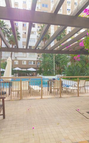 Apartamento à venda com 100m², 3 quartos e 1 vaga Apartamento à venda com 100m², 3 quartos e 1 vagaÁrea comum - Piscina