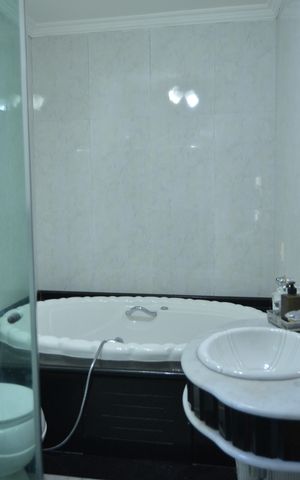 Casa para alugar com 390m², 3 quartos e 3 vagasBanheiro da Suíte 3