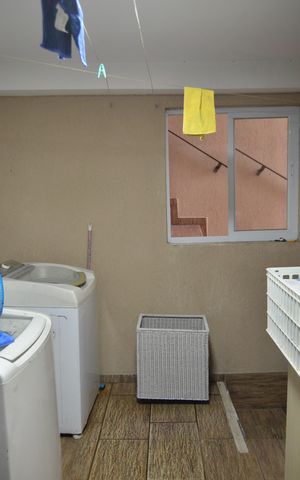 Casa para alugar com 390m², 3 quartos e 3 vagasArea de Serviço