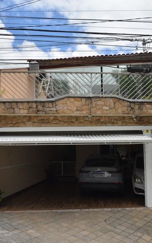 Casa para alugar com 390m², 3 quartos e 3 vagasFachada