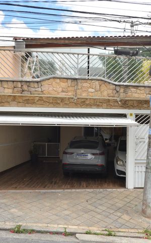Casa para alugar com 390m², 3 quartos e 3 vagasFachada