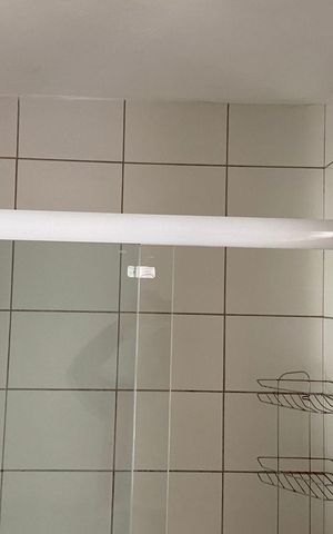 Apartamento à venda com 51m², 2 quartos e 1 vaga Apartamento à venda com 51m², 2 quartos e 1 vagaBanheiro social