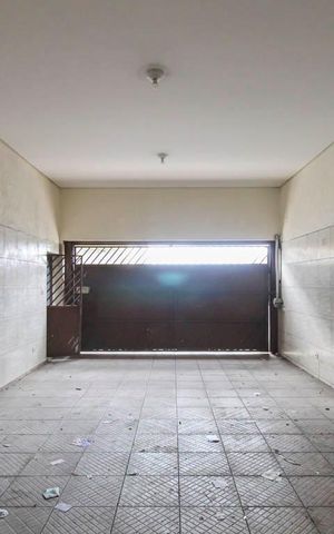 Casa à venda com 320m², 3 quartos e 4 vagas Casa à venda com 320m², 3 quartos e 4 vagasGaragem