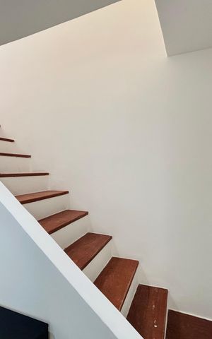 Apartamento para alugar com 45m², 1 quarto e sem vaga Apartamento para alugar com 45m², 1 quarto e sem vagaEscada