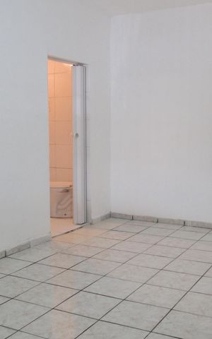 Casa para alugar com 40m², 1 quarto e 1 vagaQuarto