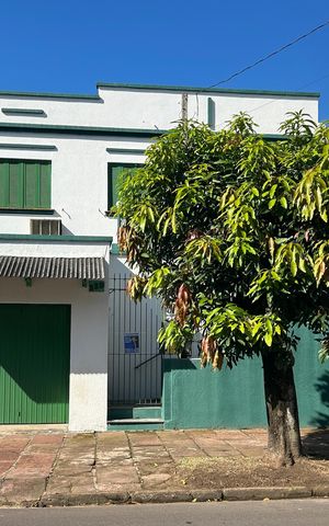 Casa à venda com 130m², 2 quartos e 1 vaga Casa à venda com 130m², 2 quartos e 1 vagaFachada