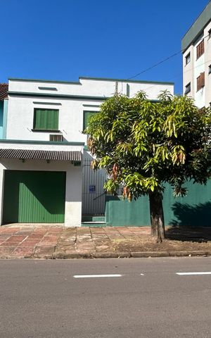 Casa à venda com 130m², 2 quartos e 1 vaga Casa à venda com 130m², 2 quartos e 1 vagaFachada