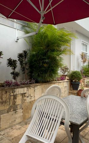 Casa à venda com 300m², 4 quartos e 3 vagas Casa à venda com 300m², 4 quartos e 3 vagasQuintal