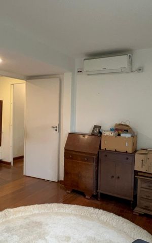 Casa à venda com 300m², 4 quartos e 3 vagas Casa à venda com 300m², 4 quartos e 3 vagasSuíte 1