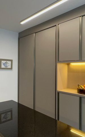 Casa à venda com 300m², 4 quartos e 3 vagas Casa à venda com 300m², 4 quartos e 3 vagasCozinha