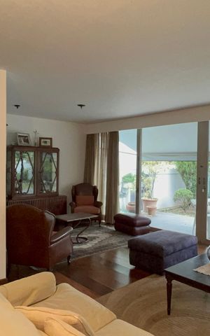 Casa à venda com 300m², 4 quartos e 3 vagas Casa à venda com 300m², 4 quartos e 3 vagasSala 1