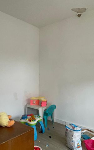 Casa à venda com 300m², 4 quartos e 3 vagas Casa à venda com 300m², 4 quartos e 3 vagasEdícula