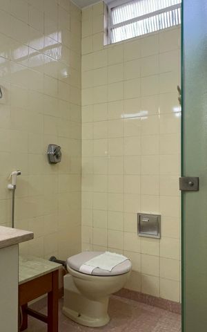 Casa à venda com 300m², 4 quartos e 3 vagas Casa à venda com 300m², 4 quartos e 3 vagasBanheiro