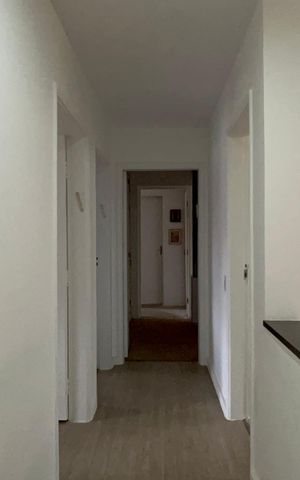 Casa à venda com 300m², 4 quartos e 3 vagas Casa à venda com 300m², 4 quartos e 3 vagasCorredor