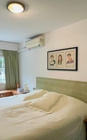 Casa à venda com 300m², 4 quartos e 3 vagas Casa à venda com 300m², 4 quartos e 3 vagasSuíte 2