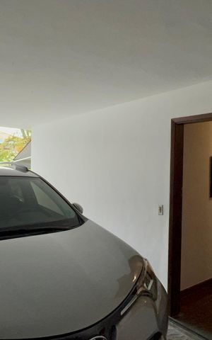 Casa à venda com 300m², 4 quartos e 3 vagas Casa à venda com 300m², 4 quartos e 3 vagasGaragem