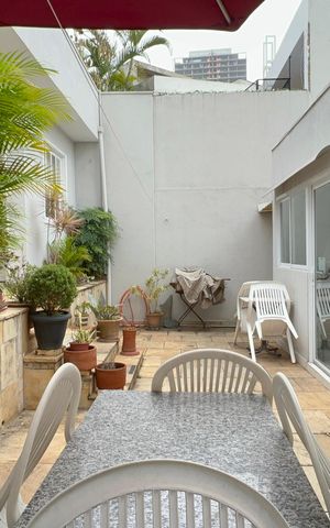 Casa à venda com 300m², 4 quartos e 3 vagas Casa à venda com 300m², 4 quartos e 3 vagasQuintal