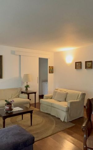 Casa à venda com 300m², 4 quartos e 3 vagas Casa à venda com 300m², 4 quartos e 3 vagasSala 1