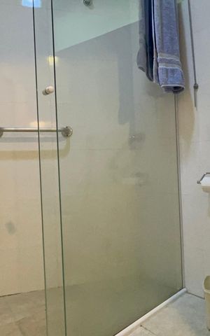 Casa à venda com 300m², 4 quartos e 3 vagas Casa à venda com 300m², 4 quartos e 3 vagasBanheiro da Suíte 1
