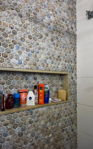 Casa de condomínio à venda com 132m², 3 quartos e 4 vagas Casa de condomínio à venda com 132m², 3 quartos e 4 vagasBanheiro da Suíte
