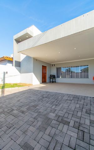 Casa para alugar com 112m², 2 quartos e 4 vagas Casa para alugar com 112m², 2 quartos e 4 vagasFachada