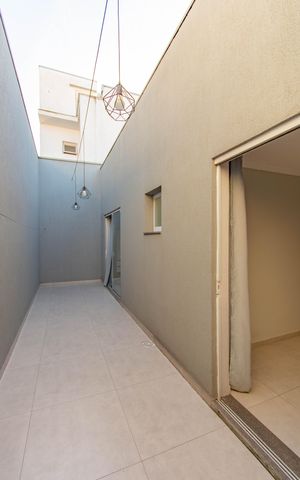 Casa para alugar com 112m², 2 quartos e 4 vagas Casa para alugar com 112m², 2 quartos e 4 vagasVaranda do quarto 2
