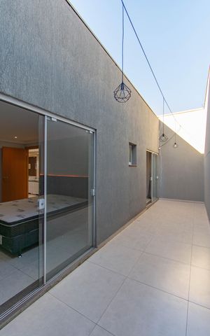 Casa para alugar com 112m², 2 quartos e 4 vagas Casa para alugar com 112m², 2 quartos e 4 vagasVaranda do quarto 2