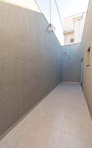Casa para alugar com 112m², 2 quartos e 4 vagas Casa para alugar com 112m², 2 quartos e 4 vagasVaranda do quarto 2