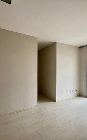 Apartamento à venda com 55m², 2 quartos e 1 vaga Apartamento à venda com 55m², 2 quartos e 1 vagaSala