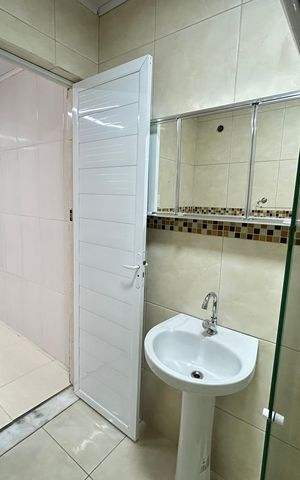 Casa para alugar com 77m², 2 quartos e 1 vagaBanheiro